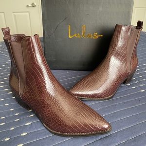 •Lulu’s• Crocodile-Embossed Ankle Booties